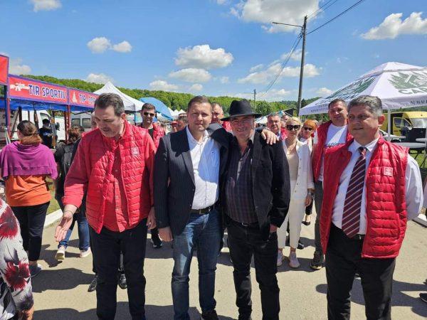 Președintele PSD Dâmbovița, Corneliu Ștefan a fost în mijlocul dâmbovițenilor la Târgul de Florii de la Voinești