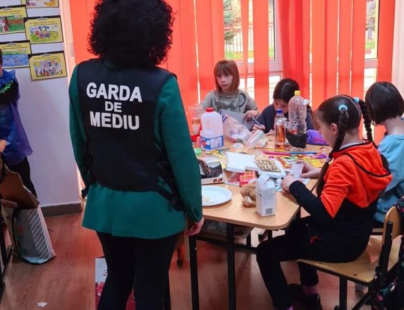 Gardă de Mediu Dâmbovița și  elevii dâmbovițeni continuă Programulu ,,Săptămâna Verde ", unde comisarii Comisariatului Judeţean