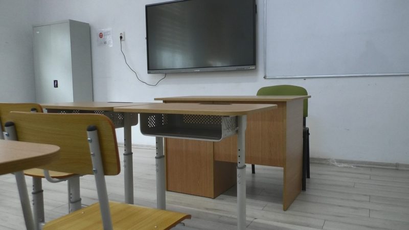 La Târgoviște a început dotarea celor 31 de unități școlare și preșcolare, cu mobilier didactic și de laborator. VIDEO La Târgoviște a început dotarea celor 31 de unități școlare și preșcolare, cu mobilier didactic și de laborator, finanțarea a fost obținută de administrația locală prin PNRR.