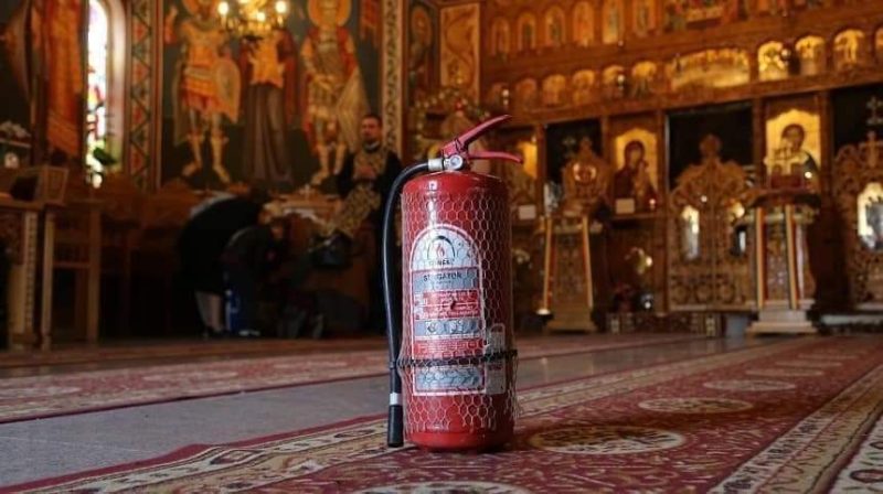 Inspectorii de prevenire din județul Dâmbovița au intensificat acțiunile de control și informare preventivă la lăcașurile de cult Inspectorii de prevenire din județul Dâmbovița au intensificat acțiunile de control și informare preventivă la lăcașurile de cult