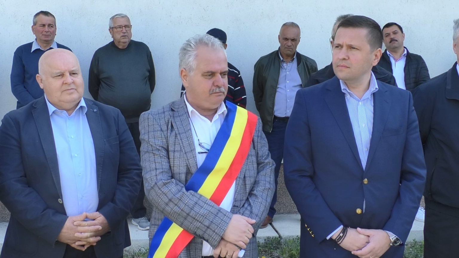 La Mănești a fost dată în folosință rețeaua de gaze, investiție majoră pentru comunitate. VIDEO Comuna Mănești este în plină dezvoltare, astăzi  a fost dată în folosință rețeaua de gaze,  investiție majoră pentru comunitate.