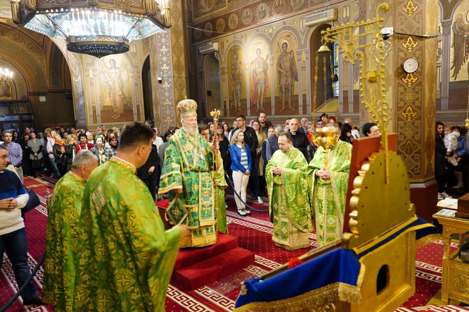 Săptămâna Patimilor-Deniile sunt slujbe specifice Postului Mare. Cuvântul Denie provine din cuvântul vdenia şi înseamnă slujba