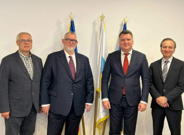 Vizita directorului general al Institutului Național de Cercetare – Dezvoltare în Informatică – București la Universitatea Valahia Vizita directorului general al Institutului Național de Cercetare - Dezvoltare în Informatică - București la Universitatea Valahia