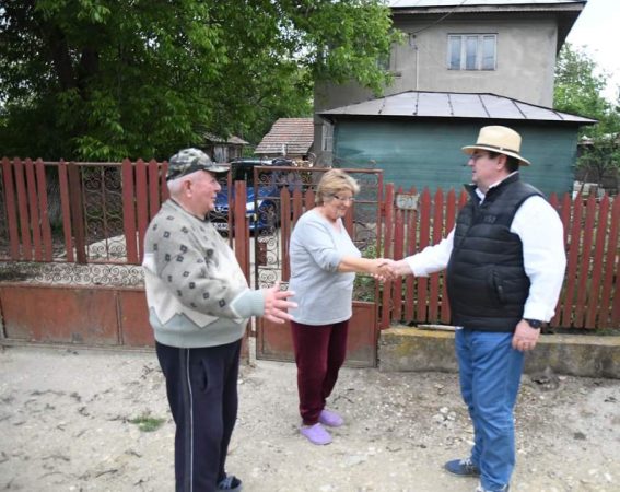Primarul orașului Răcari, Marius Caravețeanu a emis autorizația de construire pentru realizarea Centrului de colectare prin aport voluntar  Primarul orașului Răcari, Marius Caravețeanu a emis autorizația de construire și  organizare șantier pentru  realizarea Centrului de colectare prin aport voluntar.