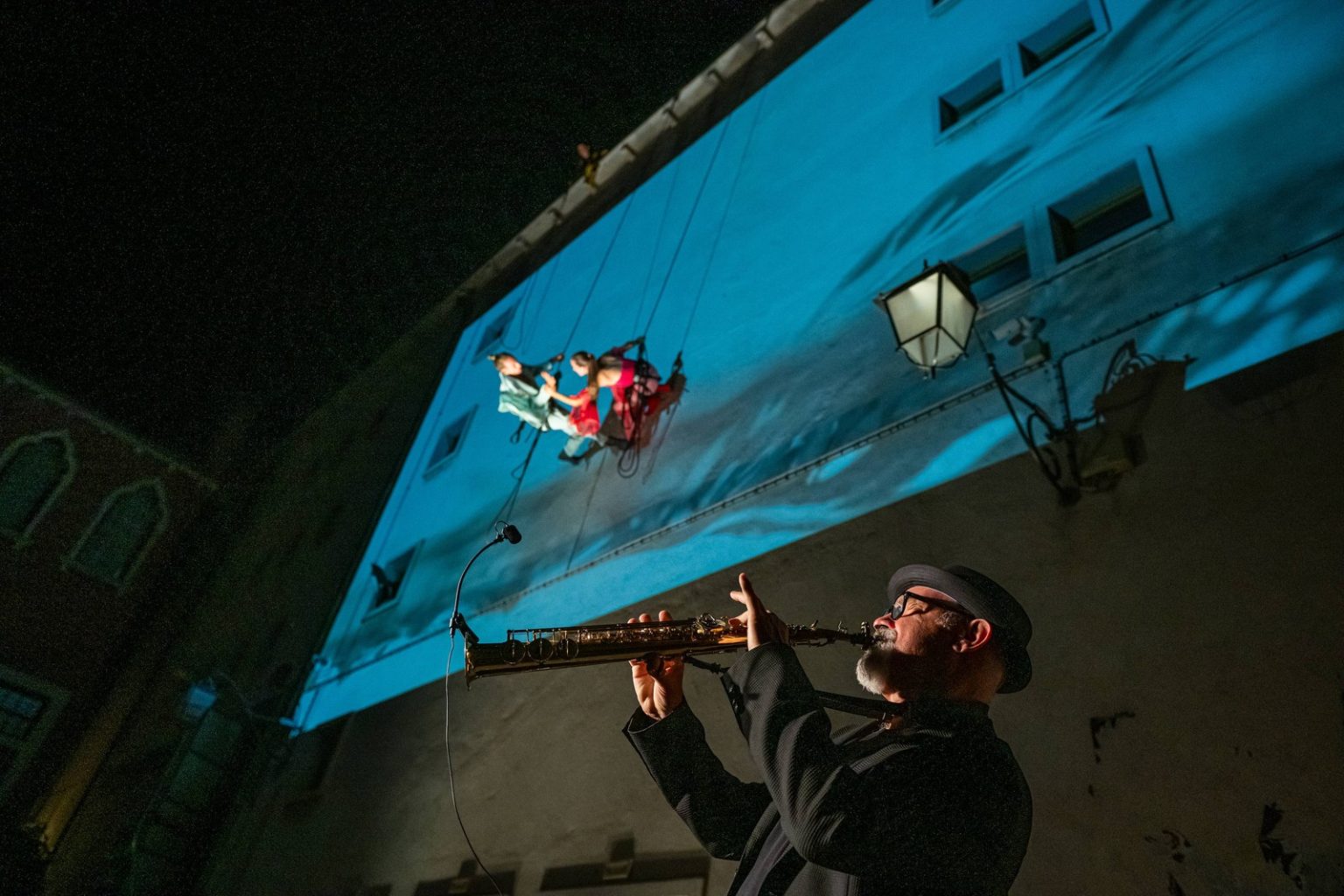 Spectacole inedite la BABEL 2024 Spectacole inedite la BABEL 2024, ce se va desfășura la Târgoviște în perioada 10-26 iunie 2024.