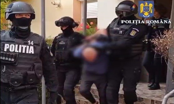 Bătaie pe o stradă din comuna I.L.Caragiale, au intervenit mascații Bătaie pe o stradă din comuna I.L.Caragiale, au intervenit mascații după ce polițiștii au fost sesizați prin SNUAU 112