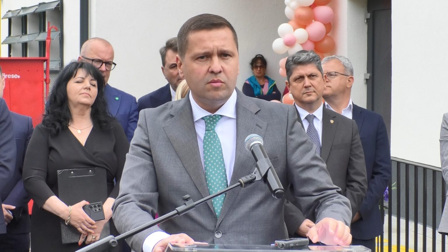 Noua Școală Gimnazială Specială din Târgovişte a fost inaugurată. VIDEO Noua Școală Gimnazială Specială din Târgovişte a fost inaugurată, o unitate școlară ce se află în administrarea CJ Dâmbovița