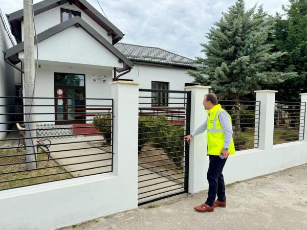 La Răzvad s-a finalizat reabilitarea și digitalizarea Bibliotecii Comunale La Răzvad s-a finalizat reabilitarea și digitalizarea Bibliotecii Comunale