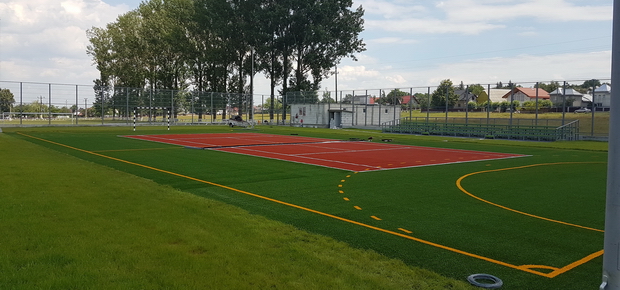 De ce să alegi gazonul artificial pentru terenul tău de tenis?