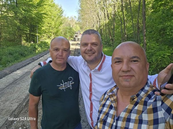 Se lucrează în ritm susținut la rețeaua de apă în comuna Gura Foii Se lucrează în ritm susținut la rețeaua de apă în satul Bumbuia, comuna Gura Foii, primarul Radu Georgescu monitorizează în teren, cum se lucrează.