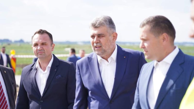 Vizită pe șantierul DN7 Bâldana – Titu Vizită pe șantierul DN7 Bâldana – Titu, premierul Marcel Ciolacu și președintele CJ Dâmbovița, Corneliu Ștefan, au mers peșantierul lucrărilor de extindere la patru benzi a DN7 Bâldana – Titu.