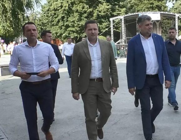 Astăzi, premierul Marcel Ciolacu face o vizită de lucru în județul Dâmbovița Astăzi, premierul Marcel Ciolacu face o vizită de lucru în județul Dâmbovița, va fi însoțit de mai mulți miniștri din cabinet.