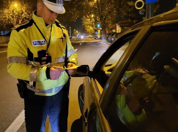 Polițiștii rutieri au avut o prezență activă pe principalele drumuri din județul Dâmbovița Polițiștii rutieri au avut o prezență activă pe principalele drumuri din județ pentru prevenirea încălcării regulilor de circulație