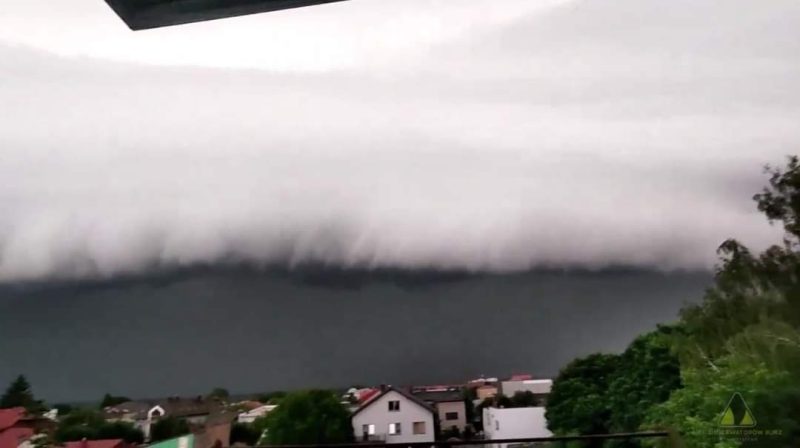 ULTIMA ORĂ: Alertă de nivel 3 (maximă) de furtuni pentru România după temperaturi de 40 de grade Celsius ULTIMA ORĂ: Alertă de nivel 3 (maximă) de furtuni pentru România după temperaturi de 40 de grade Celsius, Agenția europeană pentru meteorologie