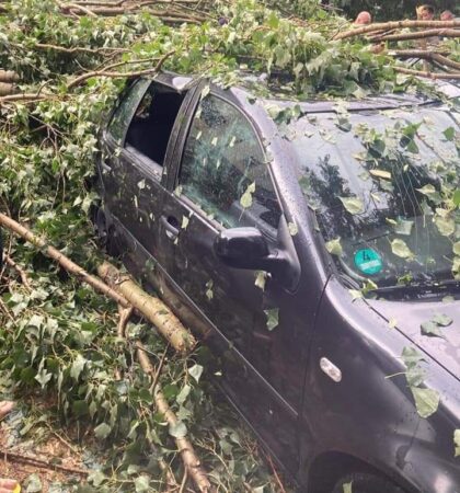 Pompierii damboviteni fac recomandă pentru populație în cazul producerii unei furtuni pentru a evita orice eveniment nedorit.