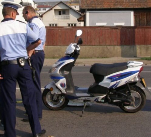 Un copil de 11 ani  a furat un moped și  a plecat la plimbare, polițiștii dâmbovițeni l-au depistat în trafic, în localitatea Voia,