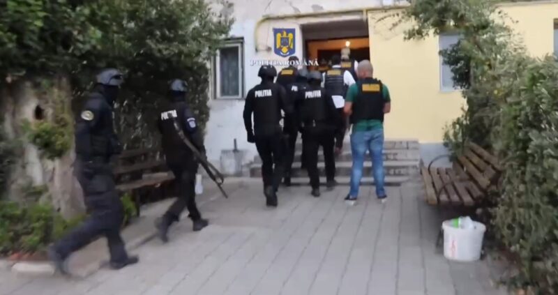 PERCHEZIȚII ÎNTR-UN DOSAR PENAL ÎNTOCMIT PENTRU PROXENETISM. VIDEO PERCHEZIȚII, la data de 30 iunie a.c., polițiștii din cadrul Serviciului Investigații Criminale, sub coordonarea procurorului de caz