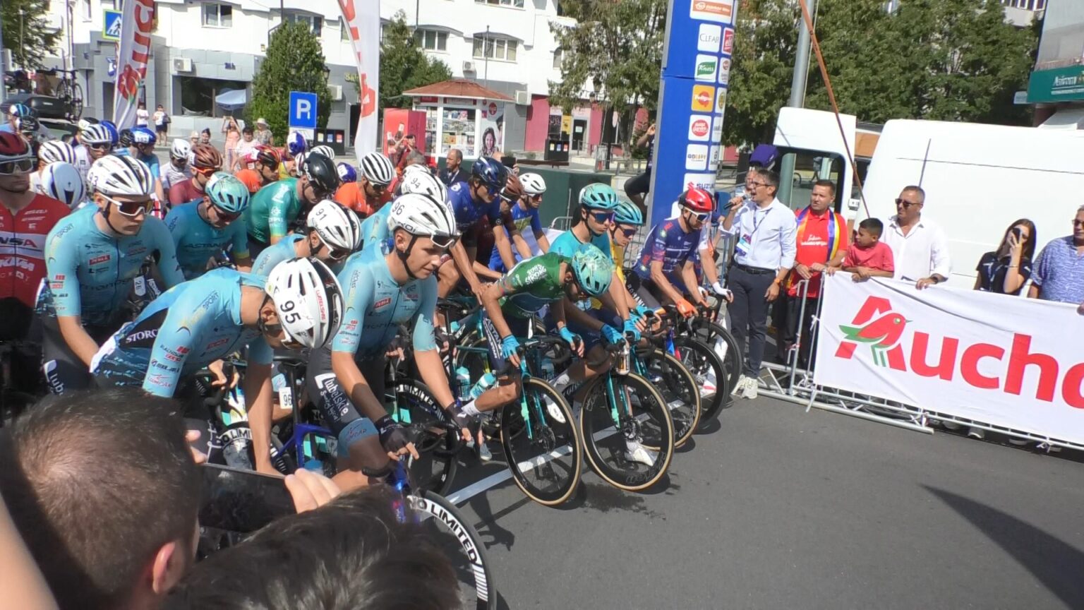 Astăzi, muncipiul Târgoviște și județul Dâmbovița sunt gazdele etapei 4 din Turul de Ciclism al României, o cursă ce promite să ofere peisaje frumoase și o competiție palpitantă.