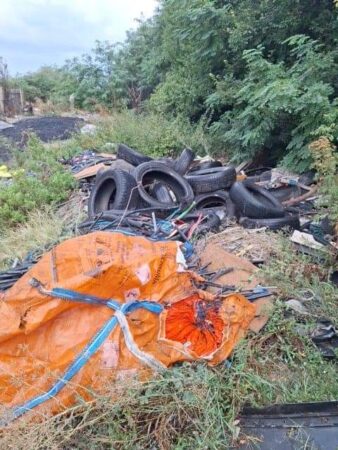  Urmare a solicitării reprezentanțiilor Inspectoratului de Poliție Județean Dâmbovița, în vederea efectuării și verificării, a unei locații, unde se incendia deșeuri