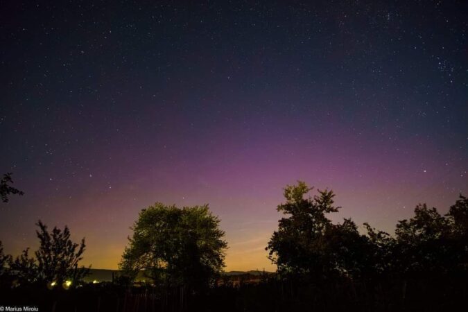 Aurora boreala surprinsă de la Răscăeți, județul Dâmbovița și din județul Argeș, Ciofrângeni 