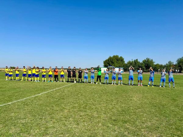 Liga 4-Seniori: Voința Crevedia, Roberto Ziduri, Recolta Gura Șuții și Viitorul Voinești sunt pe primul loc, ultimele poziții sunt ocupate de Brezoaele, Dragomirești și Șuța Seacă. 
