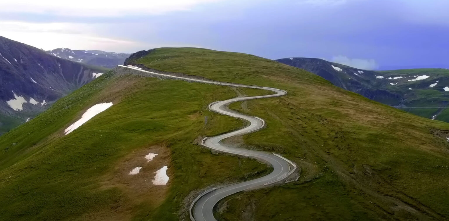 ATENȚIE! Modificări în programul de acces pe Transalpina din cauza condițiilor meteo ATENȚIE! Administratorul drumului, DRDP Craiova, a anunțat modificări în programul de acces pe sectorul Transalpina cuprins între Rânca și Obârșia Lotrului.