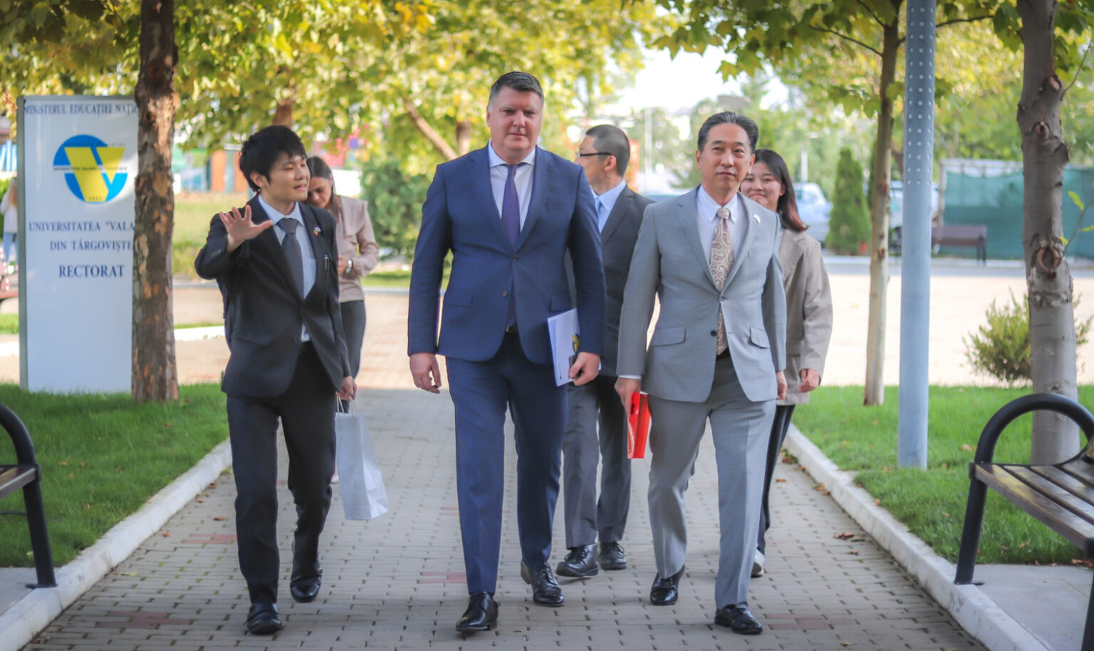 Universitatea „Valahia” din Târgoviște a avut onoarea de a primi astăzi, 20 septembrie 2024, vizita Excelenței Sale, Domnul KATAE Takashi, Ambasadorul Extraordinar și Plenipotențiar al Japoniei în România.