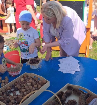 La început de an școlar, mesaj emoționant din partea prefectului Claudia Gilia care q subliniat importanța lunii septembrie ca fiind sacră și a asociat această perioadă cu încrederea.