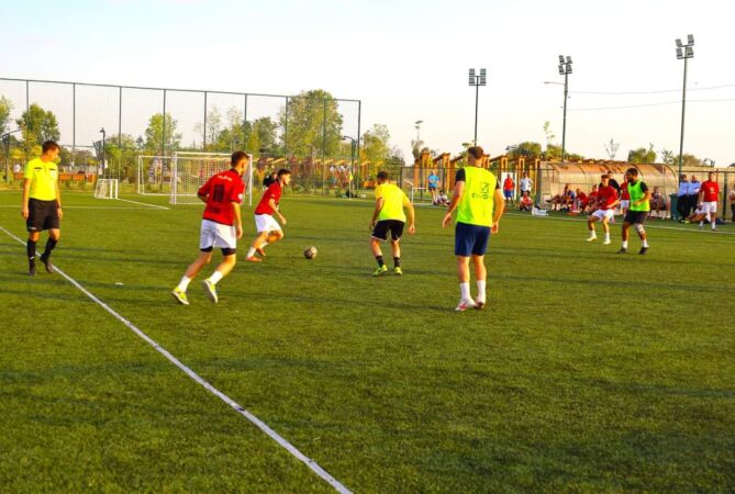 La Cupa Cartierelor- Zilele Cetății Târgoviște, se pregătește o mare finală între echipele Micro 3 și Centru La Cupa Cartierelor, ediția 2024, se pregătește o mare finală între echipele Micro 3 și Centru. Niciuna dintre aceste echipe