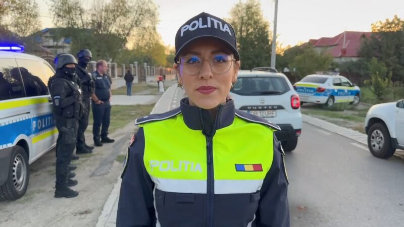 DESCINDERI DE AMPLOARE în satul Bălteni, comuna Conțești, județul Dâmbovița. VIDEO DESCINDERI DE AMPLOARE în satul Bălteni, comuna Conțești, județul Dâmbovița. Sub coordonarea Poliției Române, o acțiune de tip "Razie"