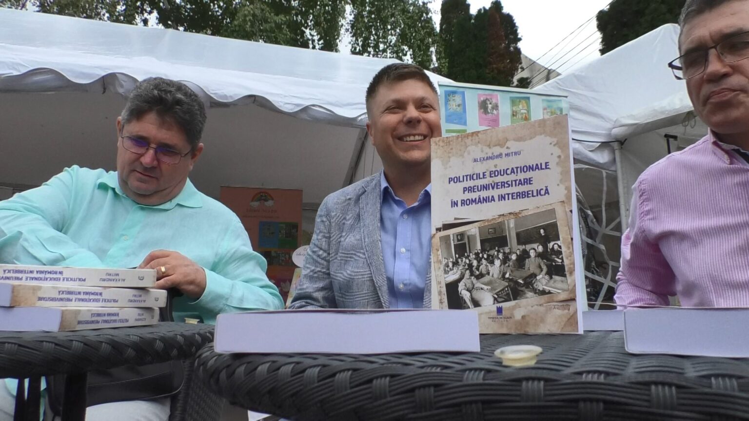 Astăzi, scena culturală românească s-a îmbogățit cu un nou volum de excepție: „Politicile educaționale preuniversitare în România interbelică”