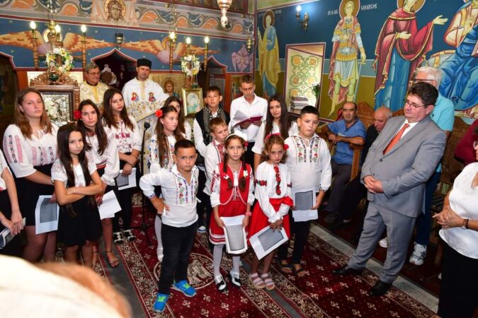 O zi binecuvântată la Hramul Bisericii "Nașterea Maicii Domnului" din Colacu, întreaga comunitate având alături și pe primarul Marius Caravețeanu