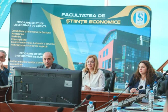 Eveniment important la Facultatea de Științe Economice din Târgoviște pe tema integrării studenților pe piața muncii Eveniment important la Facultatea de Științe Economice din Târgoviște pe tema integrării studenților pe piața muncii. Participanți importanți și discuții relevante.