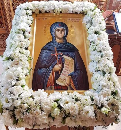 Creștinii o cinstesc în fiecare an la data de 14 octombrie pe Sfânta Cuvioasa Parascheva. De-a lungul anilor, credincioșii au simtit în viața lor lucrarea minunată a harului dumnezeiesc prin mijlocirea sfintei.