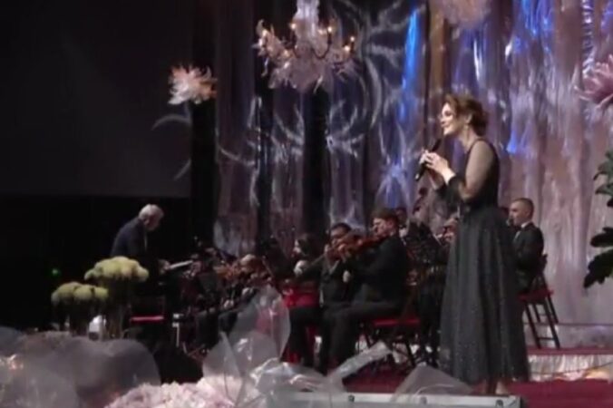 În seara a II-a a Festivalului „Crizantema de Aur” 2024, atmosfera a fost de poveste  În seara a II-a a Festivalului "Crizantema de Aur" 2024, atmosfera a fost de poveste , cu momente deosebite ce au încântat publicul prezent.