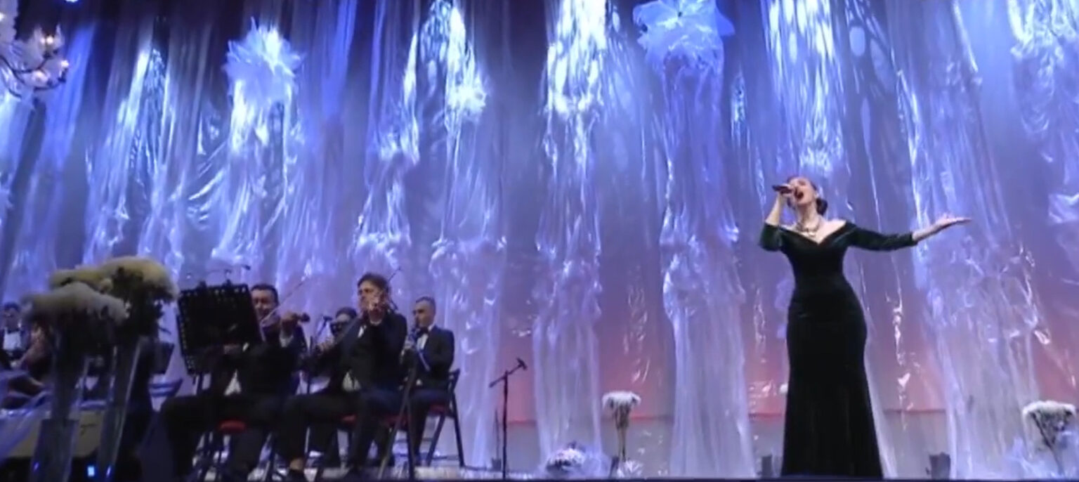 Târgoviștea a devenit din nou, pentru a 57-a oară, „Cetatea Romanței”  Târgoviștea a devenit din nou, pentru a 57-a oară, „Cetatea Romanței” cu ocazia Festivalului Național de Creație și Interpretare a Romanței