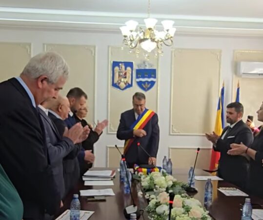 A fost constituit CL Niculești și Dorinel Soare a depus jurământul pentru al nouălea mandat de primar  A fost constituit CL Niculești și Dorinel Soare a depus jurământul pentru al nouălea mandat de primar.