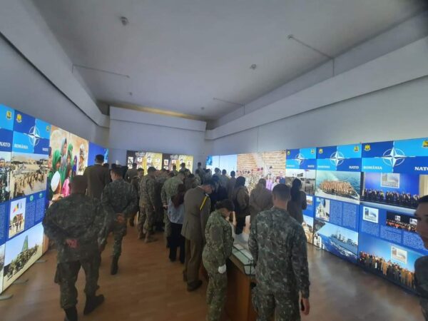 Expoziția „20 DE ANI ROMÂNIA – NATO. ALIANȚĂ PENTRU O PACE DURABILĂ” la Târgoviște Expoziția „20 DE ANI ROMÂNIA - NATO. ALIANȚĂ PENTRU O PACE DURABILĂ” deschisă de Muzeul Militar Național „Regele Ferdinand I