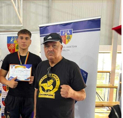 Pugilistul Ionuț Florentin Gheorghe de la CS Târgoviște, a obținut o performanță remarcabilă la Campionatul Național de Box pentru seniori U22