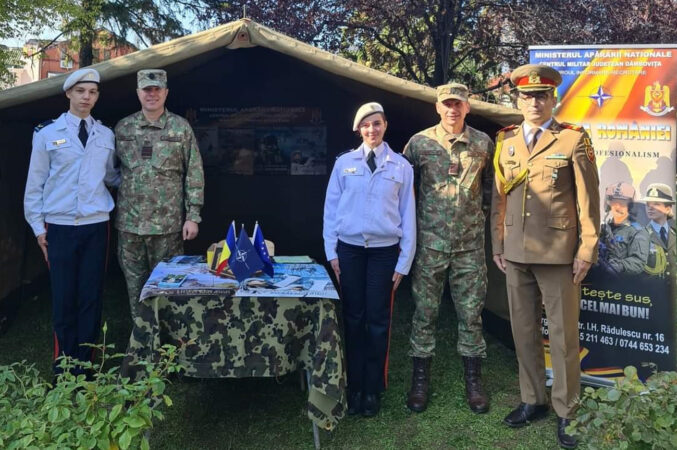 Ziua Armatei României celebrată cu activități impresionante la Târgoviște. VIDEO  Ziua Armatei României celebrată cu activități impresionante la Târgoviște, autoritățile locale și județene, împreună cu Centrul Militar