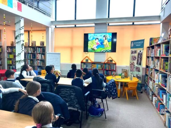 Activitate captivantă la Filiala pentru Copii a Bibliotecii Județene Dâmbovița: „Școala altfel” prin magia poveștilor Filiala pentru Copii a Bibliotecii Județene Dâmbovița a devenit locul unde imaginația și creativitatea au prins viață,