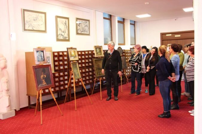 Vernisaj de pictură la Biblioteca Județeană „I.H. Rădulescu” Dâmbovița Biblioteca Județeană „I.H. Rădulescu” Dâmbovița a găzduit vernisajul expoziției de pictură „Toamnă-Iarnă - Colecția ANA și ALEXEI”