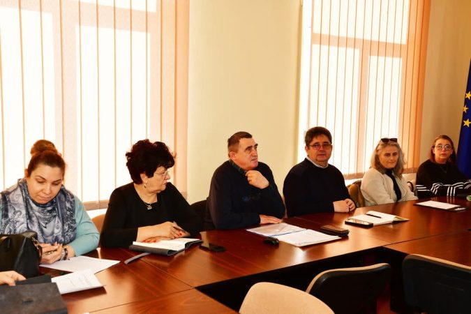 Întâlnire importantă pentru fermierii din Răcari: Subvenții și măsuri de protecție a culturilor, principale teme discutate  Întâlnire importantă pentru fermierii din Răcari. Pe 26 februarie 2025, Primăria Răcari a găzduit o întâlnire esențială între fermierii din zonă, reprezentanții APIA – Centrul Local Titu, Oficiul Fitosanitar Dâmbovița