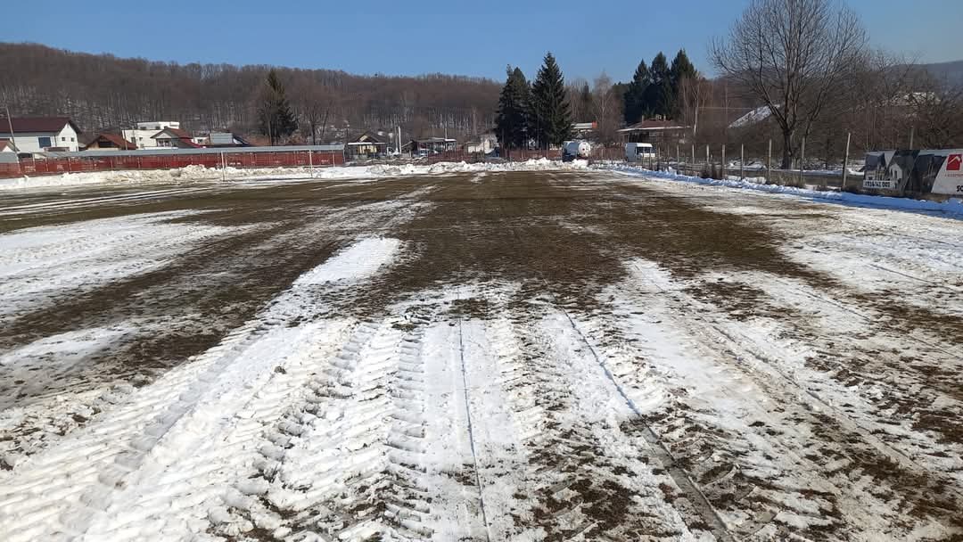 În această săptămână, ACS Viitorul Voinești se concentrează pe pregătirea terenului de fotbal pentru reluarea Ligii a 4-a