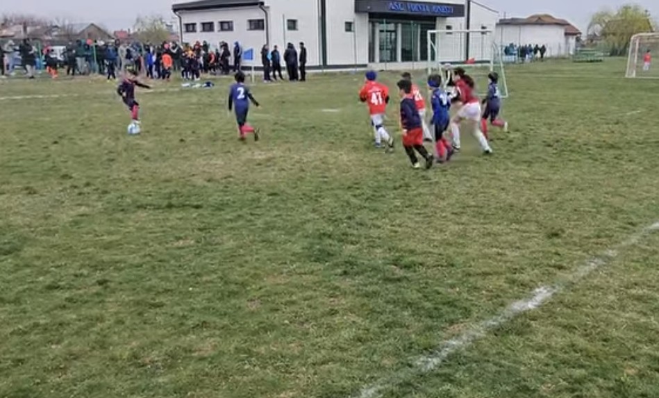 Astăzi, Caravana Interligii Dâmbovița a făcut un popas în Ionești, comuna Petrești, aducând cu sine o zi de neuitat pentru toți pasionații de sport din localitate!