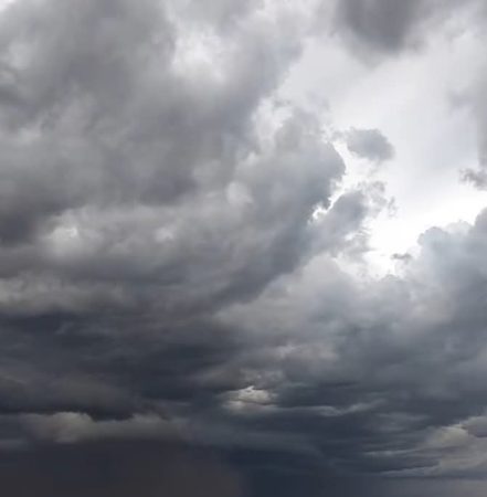 Vremea se răcește: Ploi, lapoviță și ninsori în următoarele zile Vremea se răcește în perioada 16 - 19 martie, o răcire semnificativă în întreaga țară, anunță meteorologii. În majoritatea regiunilor, valorile termice vor scădea considerabil, iar precipitațiile vor afecta o mare parte din țară.