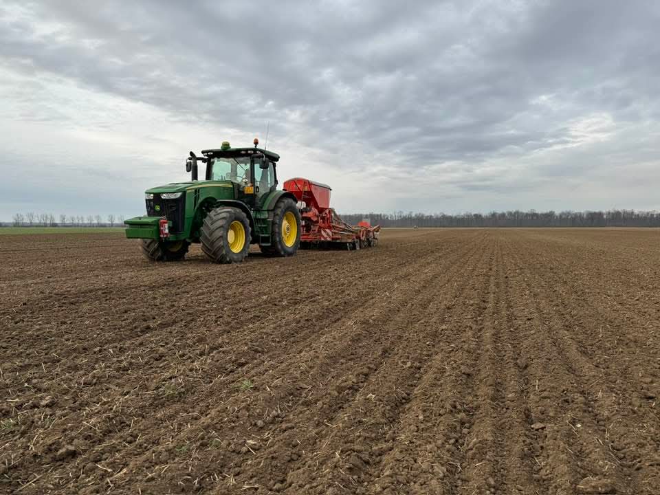 APIA a anunțat deschiderea oficială a perioadei de depunere a cererilor de plată pentru anul 2025. Fermierii din România pot solicita subvenții și plăți pentru sprijinul activităților agricole din cadrul Programului Național de Dezvoltare Rurală (PNDR).