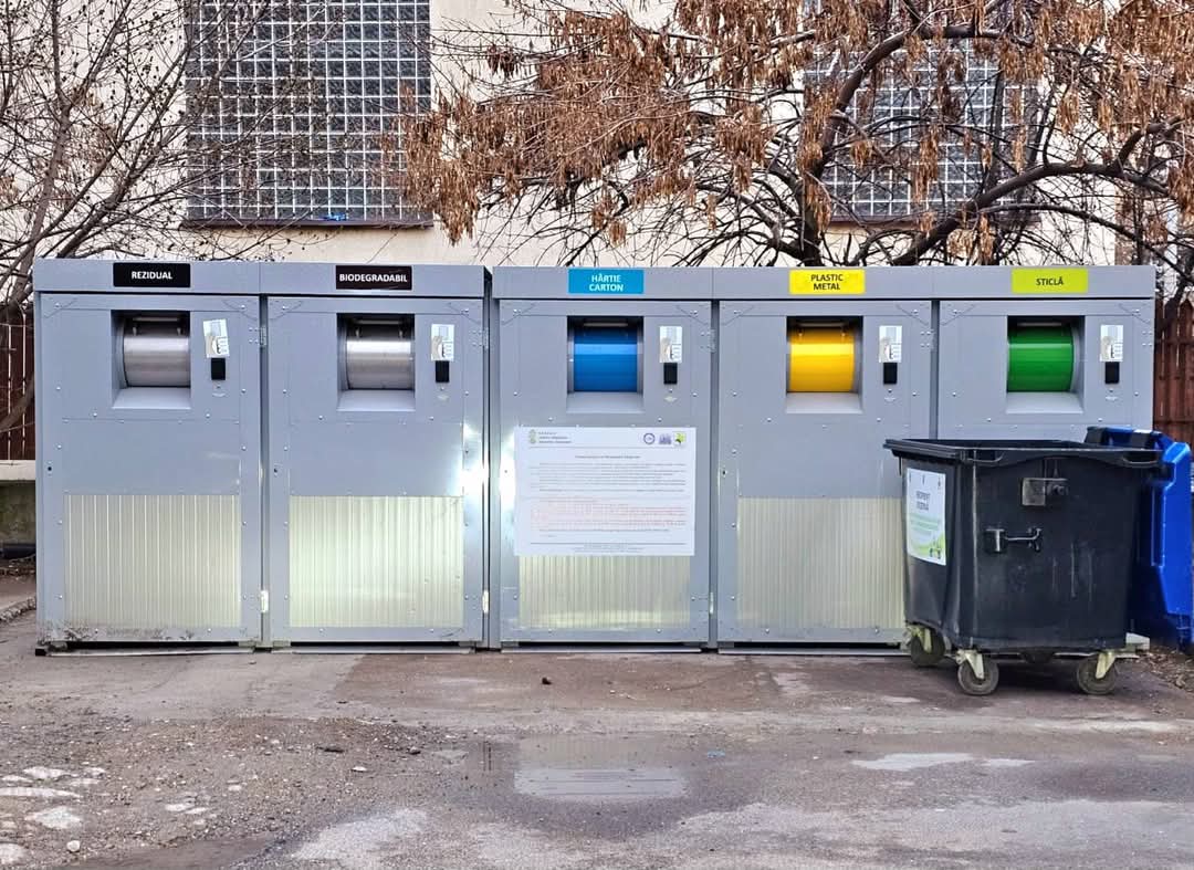 Primăria municipiului Târgoviște a făcut un pas important pentru protecția mediului prin deschiderea a 100 de insule ecologice digitalizate