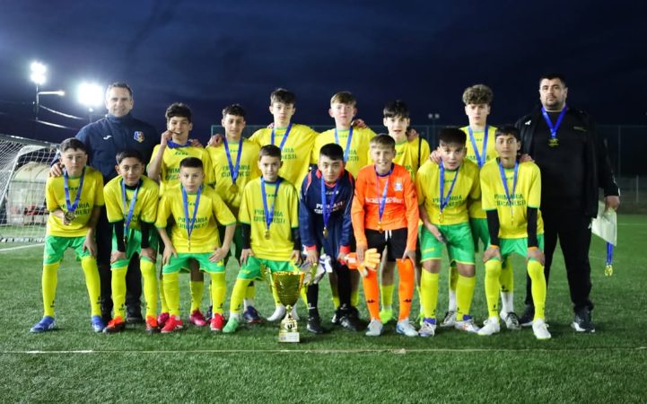 Ciocănești a cucerit  trofeul județean la Cupa Satelor Comuna Ciocănești a înregistrat o performanță extraordinară în cadrul Cupei Satelor, câștigând pentru prima dată trofeul județean într-o manieră categorică.