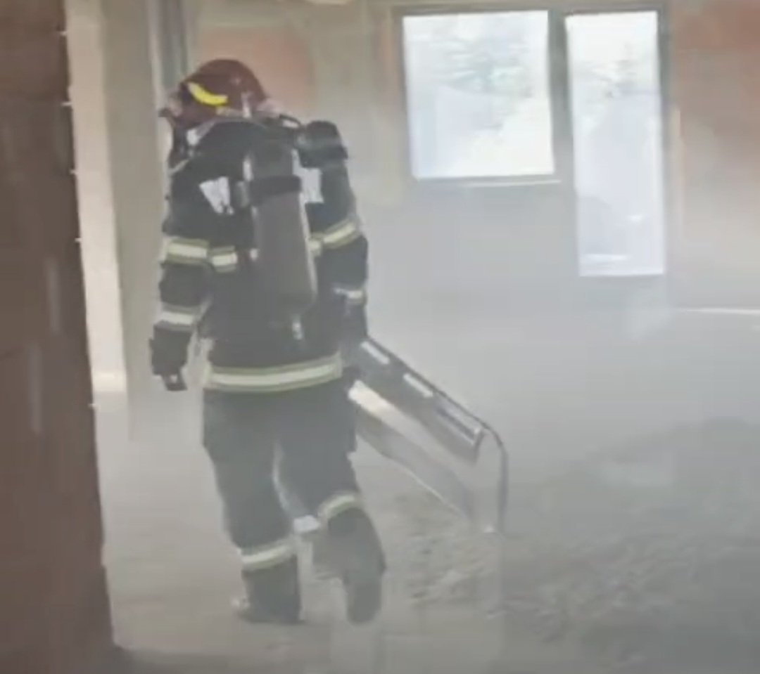 EXERCIȚIU DE SIMULARE A UNUI CUTREMUR LA TITU , în data de 27 martie 2025, începând cu ora 10:00, Inspectoratul pentru Situații de Urgență „Basarab I” al județului Dâmbovița va organiza un exercițiu de intervenție în teren, în orașul Titu, ce va simula un cutremur cu efecte asupra unor blocuri de locuințe.